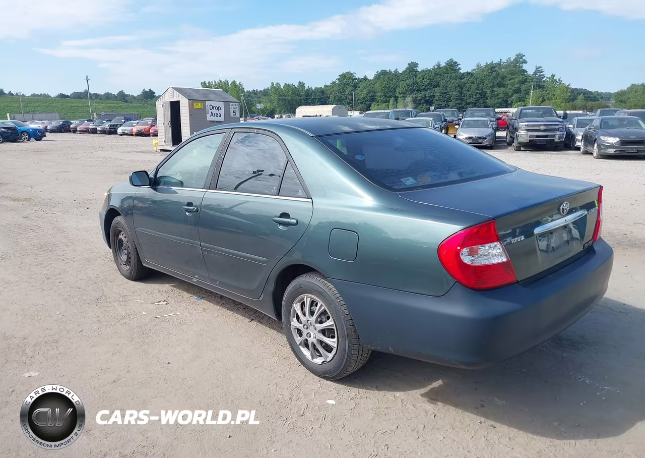 2004 Toyota Camry Le VIN:4T1BE32K14U319086 - 3