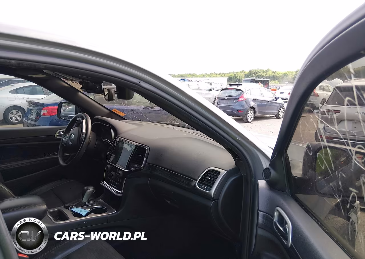 2019 Jeep Grand Cherokee Altitude 4X4 VIN:1C4RJFAG3KC561782 - 5