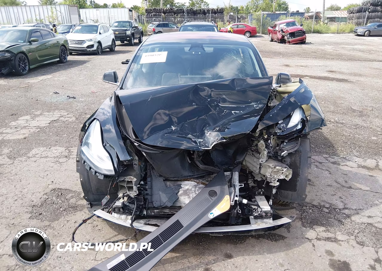 2018 Tesla Model 3 Long Range-Mid Range VIN:5YJ3E1EA1JF018709 - 11