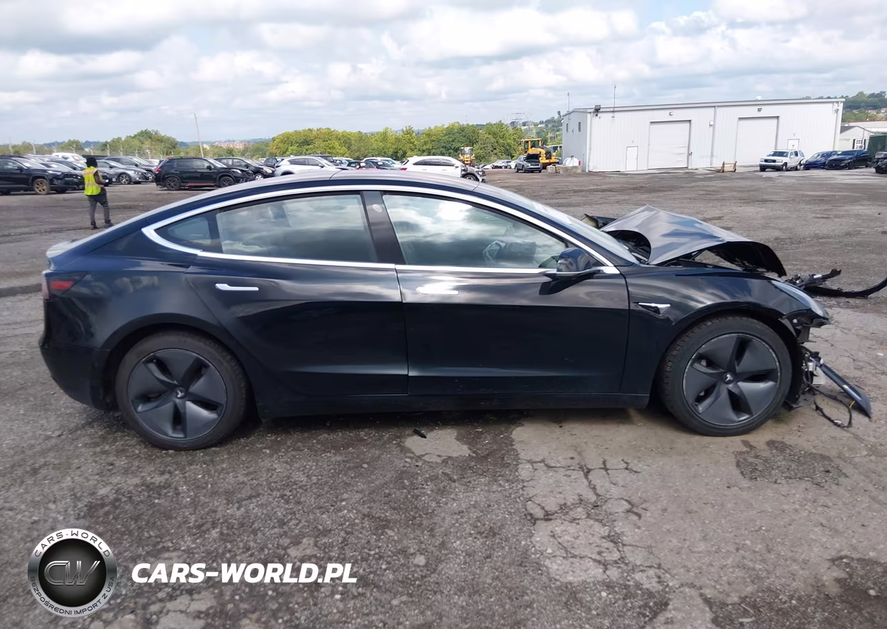 2018 Tesla Model 3 Long Range-Mid Range VIN:5YJ3E1EA1JF018709 - 12