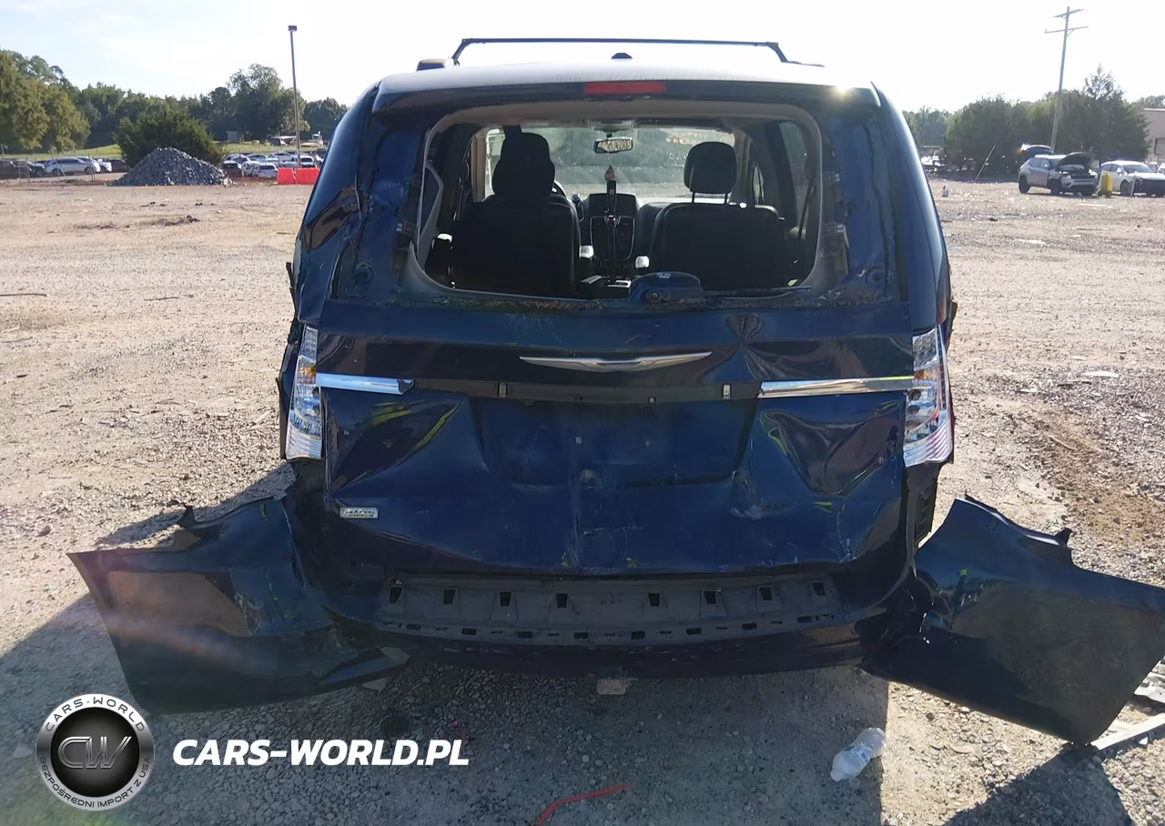 2015 Chrysler Town & Country Touring VIN:2C4RC1BG9FR595329 - 16