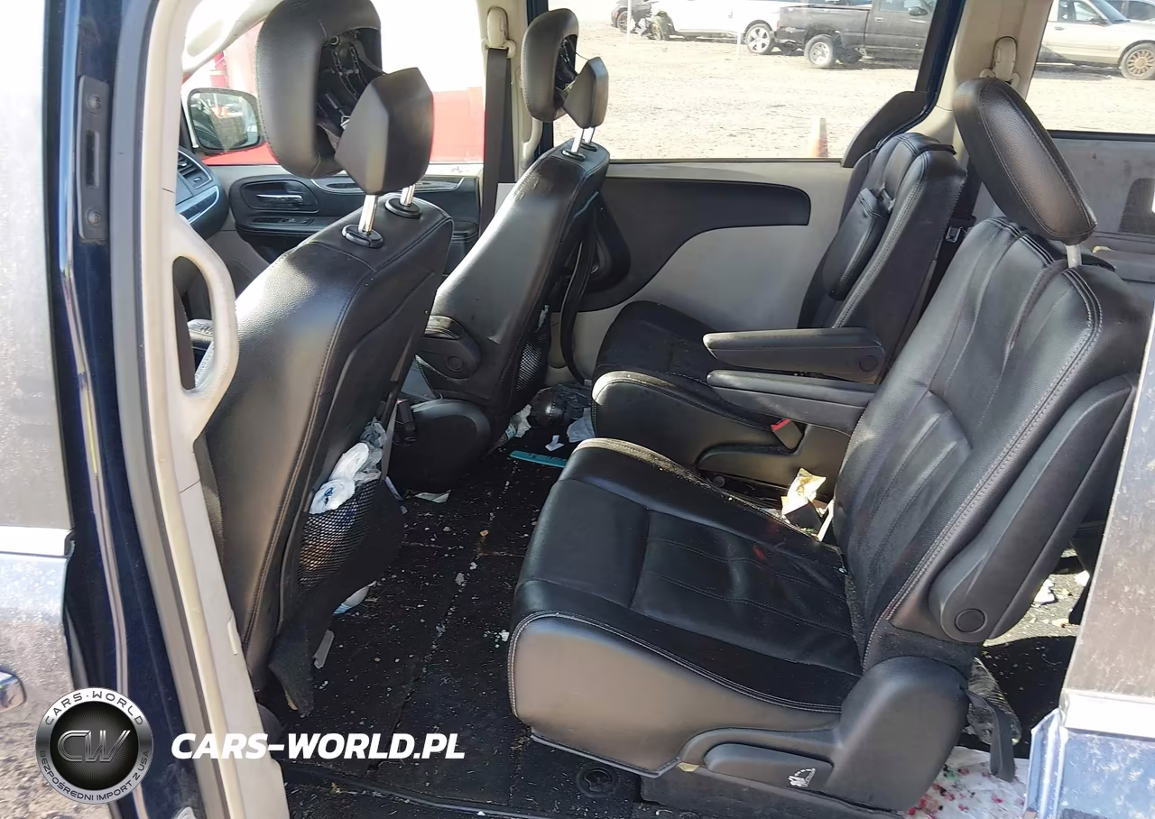 2015 Chrysler Town & Country Touring VIN:2C4RC1BG9FR595329 - 8