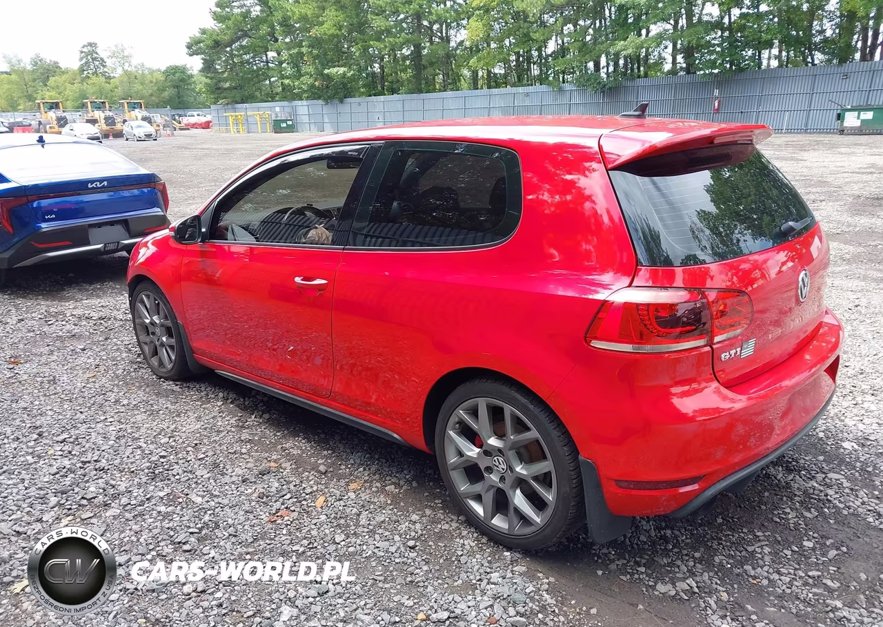 2013 Volkswagen Gti 2-Door VIN:WVWFD7AJXDW072986 - 3
