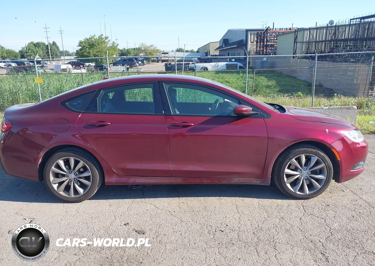 2015 Chrysler 200 S VIN:1C3CCCDG7FN673980 - 13