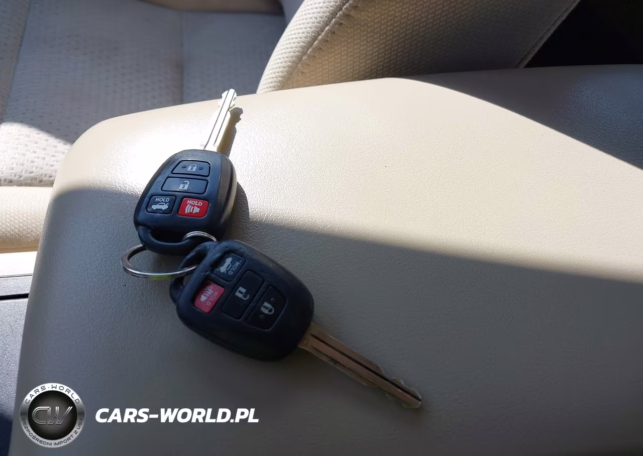 2012 Toyota Camry Le VIN:4T4BF1FK8CR232463 - 11