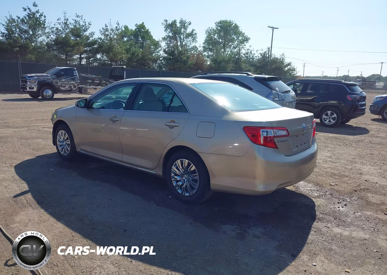 2012 Toyota Camry Le VIN:4T4BF1FK8CR232463 - 3
