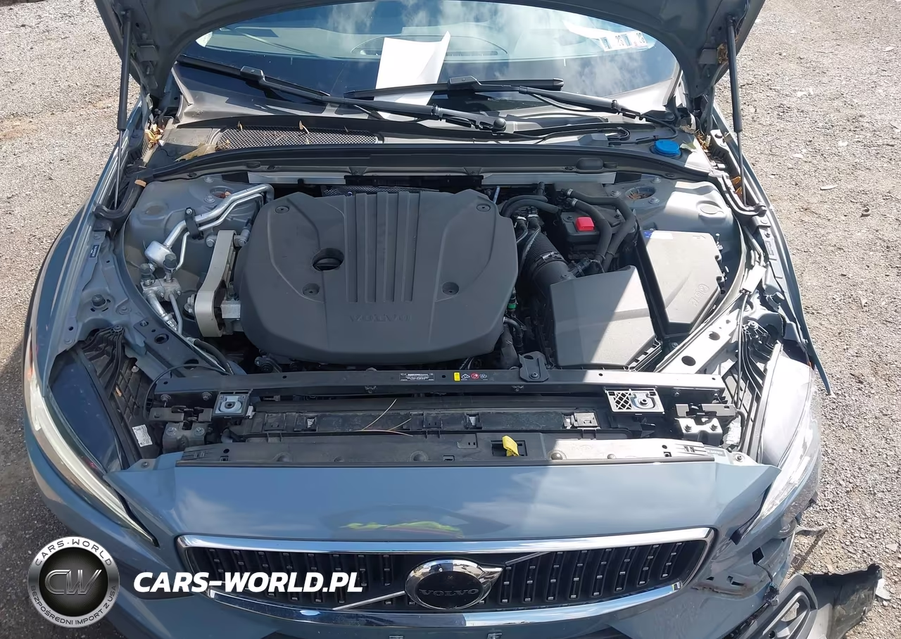 2023 Volvo V60 Cross Country B5 Plus VIN:YV4L12WY2P2107307 - 10