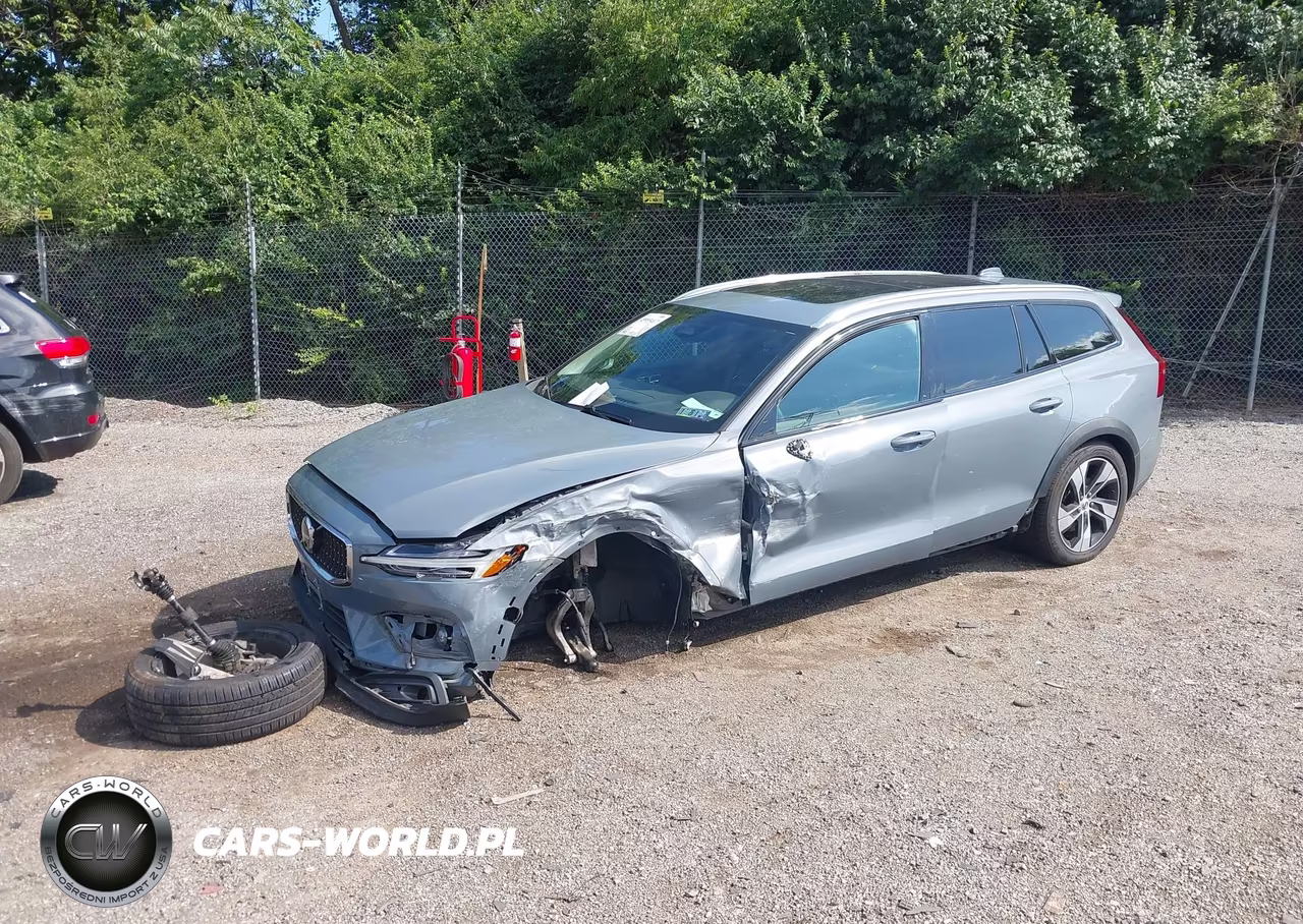 2023 Volvo V60 Cross Country B5 Plus VIN:YV4L12WY2P2107307 - 17