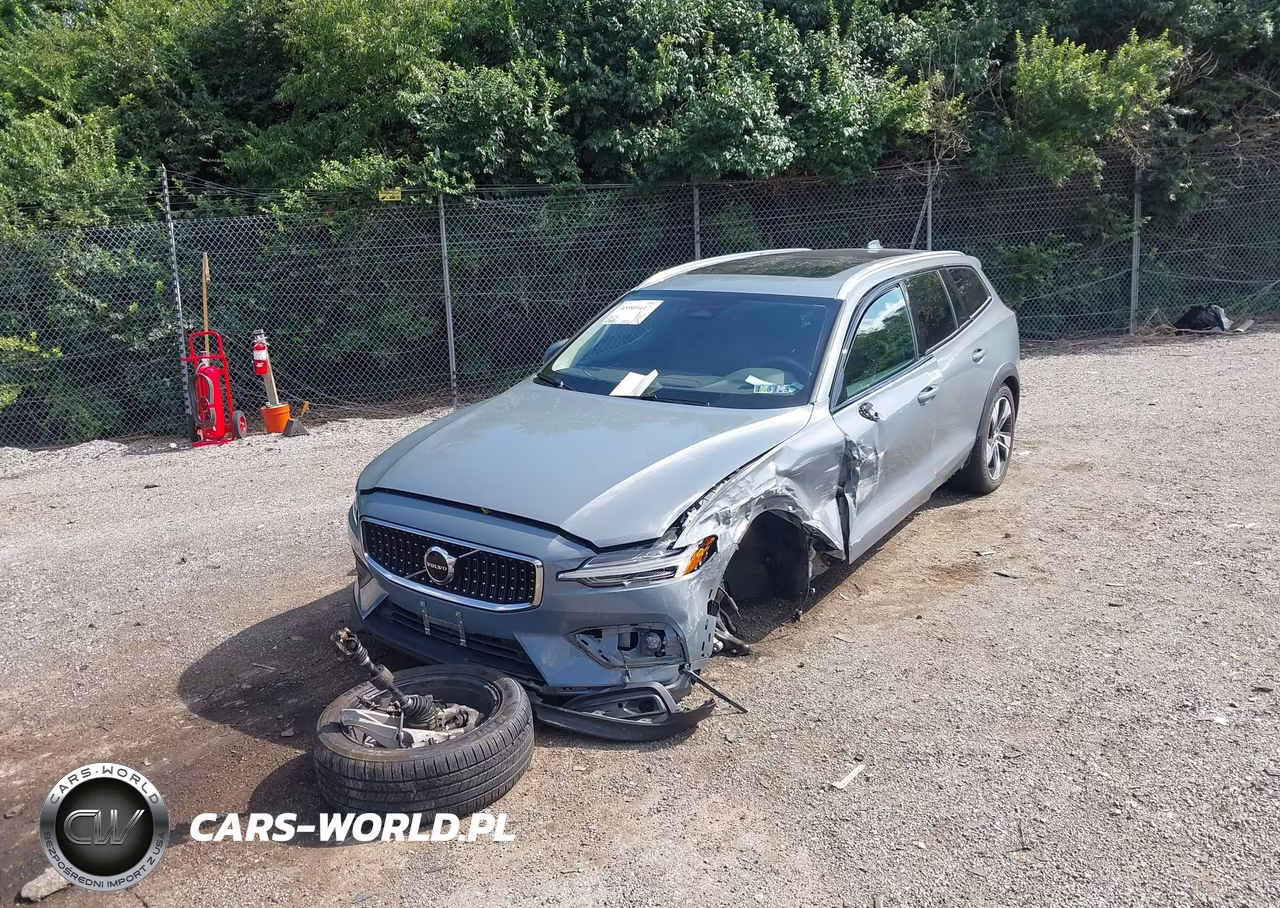 2023 Volvo V60 Cross Country B5 Plus VIN:YV4L12WY2P2107307 - 18