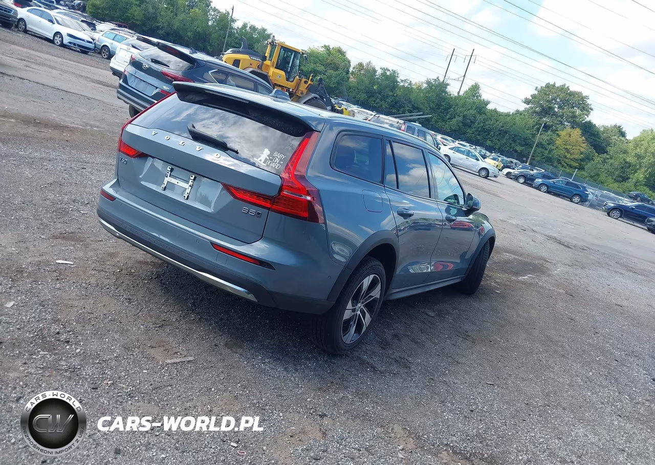 2023 Volvo V60 Cross Country B5 Plus VIN:YV4L12WY2P2107307 - 4