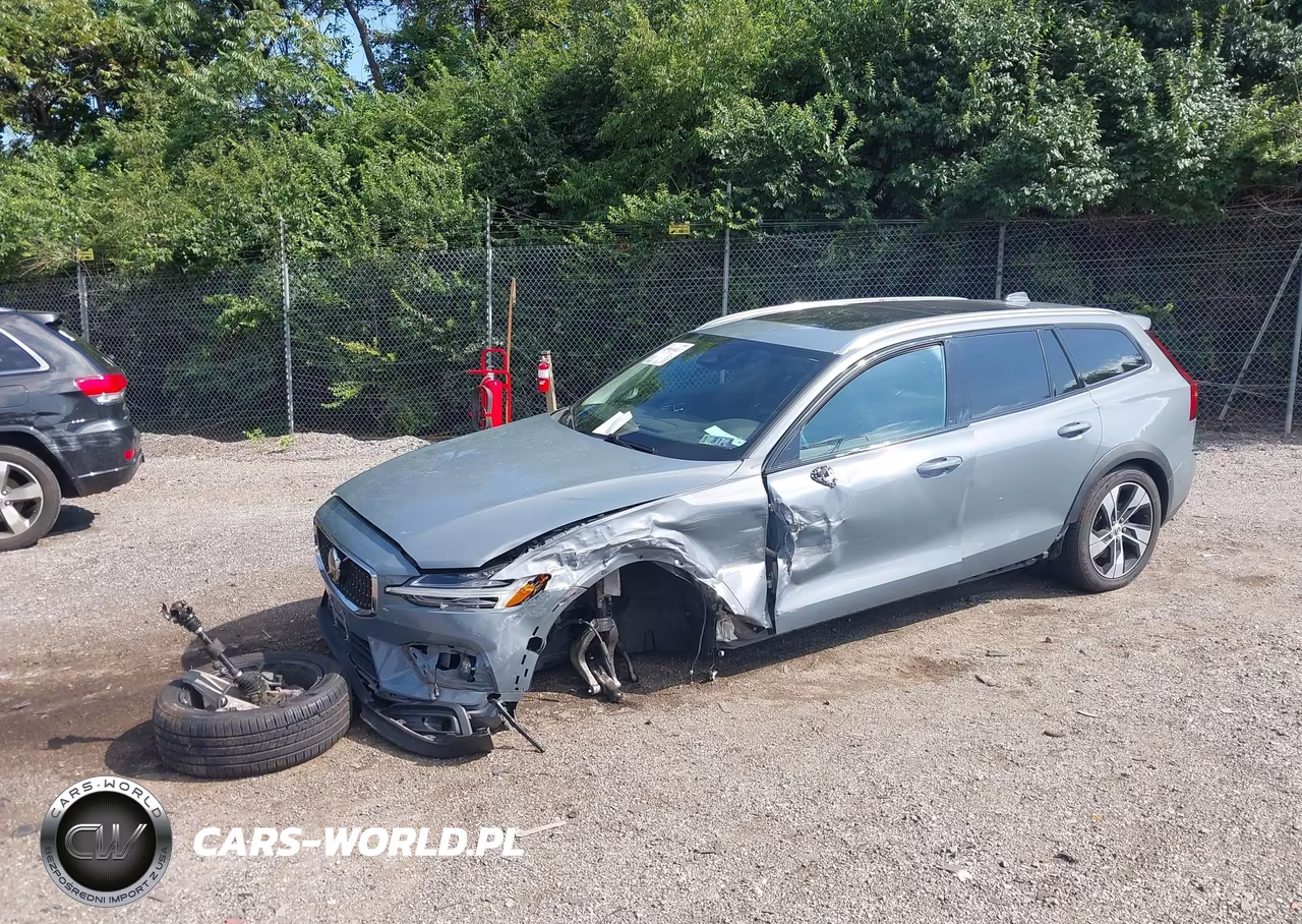 2023 Volvo V60 Cross Country B5 Plus VIN:YV4L12WY2P2107307 - 6