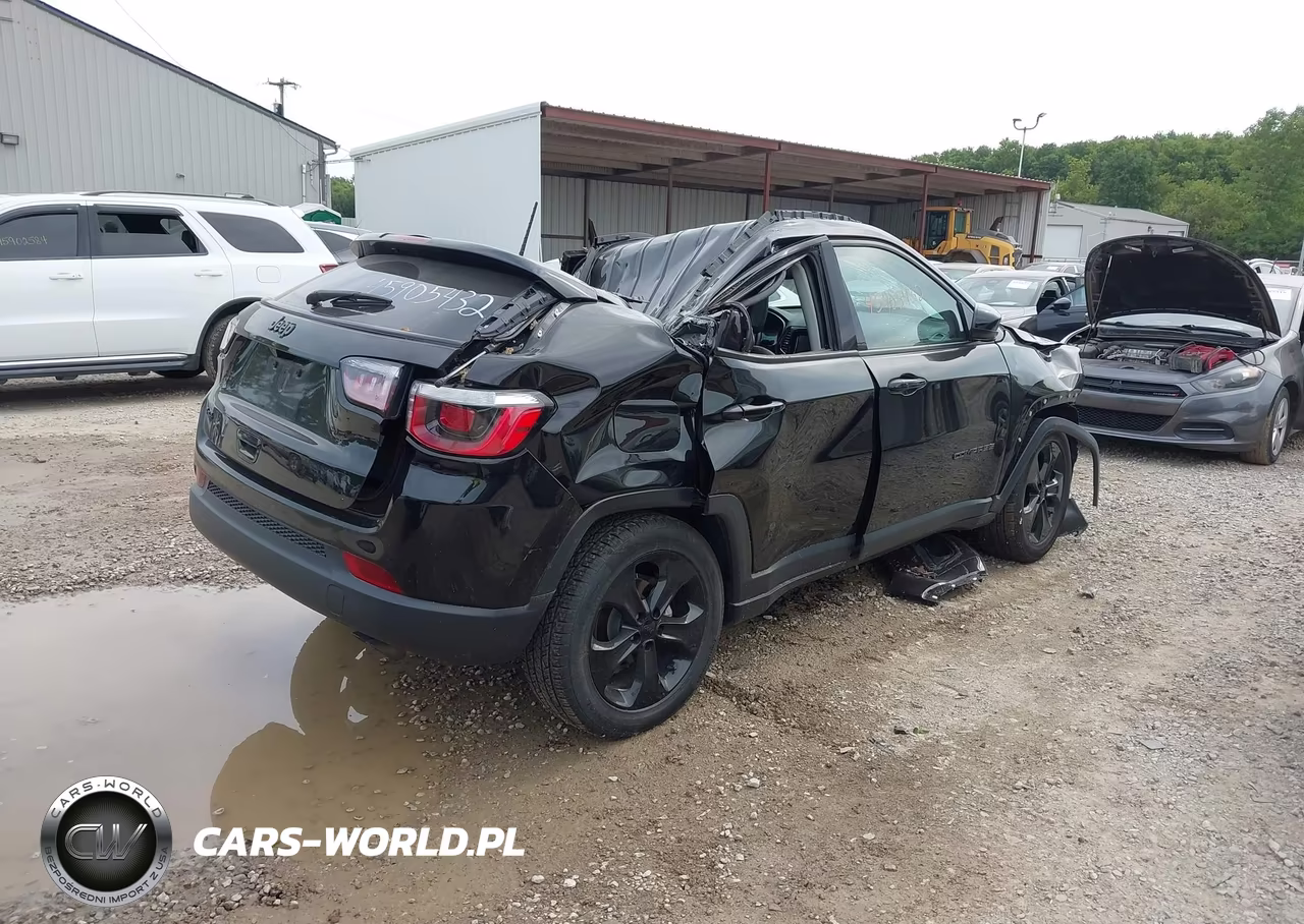 2019 Jeep Compass Altitude 4X4 VIN:3C4NJDBB0KT647982 - 4