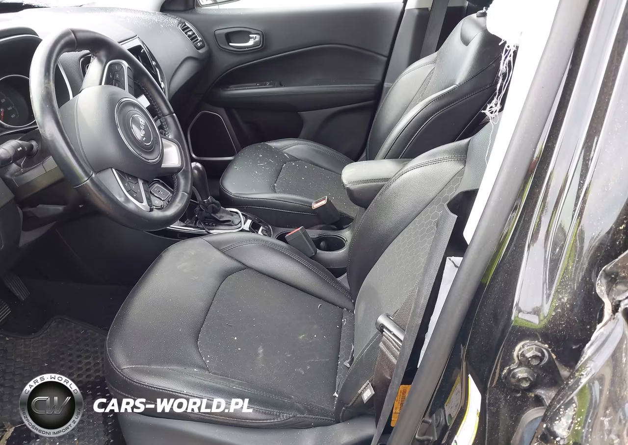 2019 Jeep Compass Altitude 4X4 VIN:3C4NJDBB0KT647982 - 5