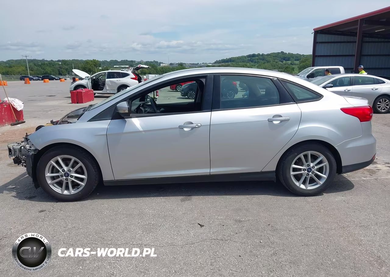 2016 Ford Focus Se VIN:1FADP3F21GL383579 - 15