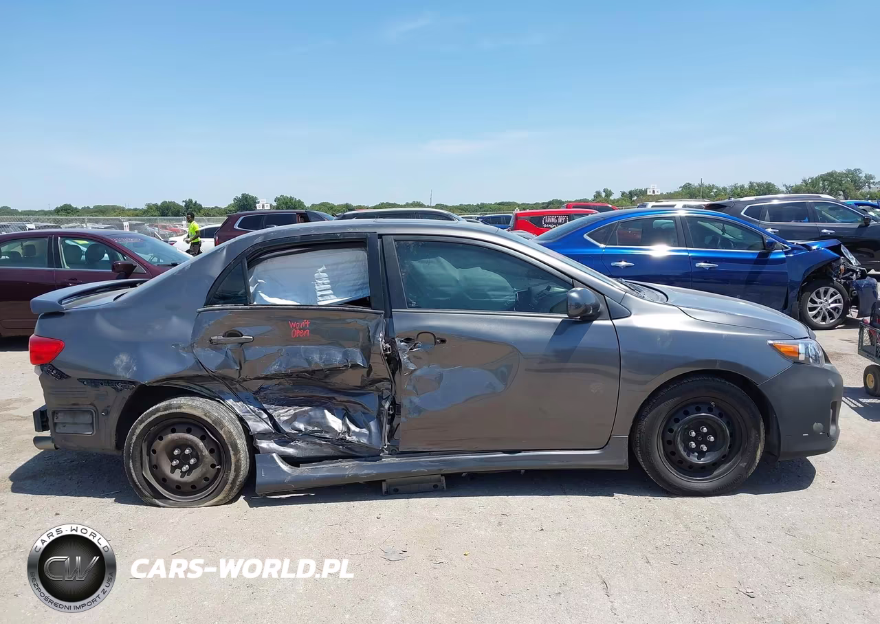 2013 Toyota Corolla S VIN:5YFBU4EE4DP079810 - 13