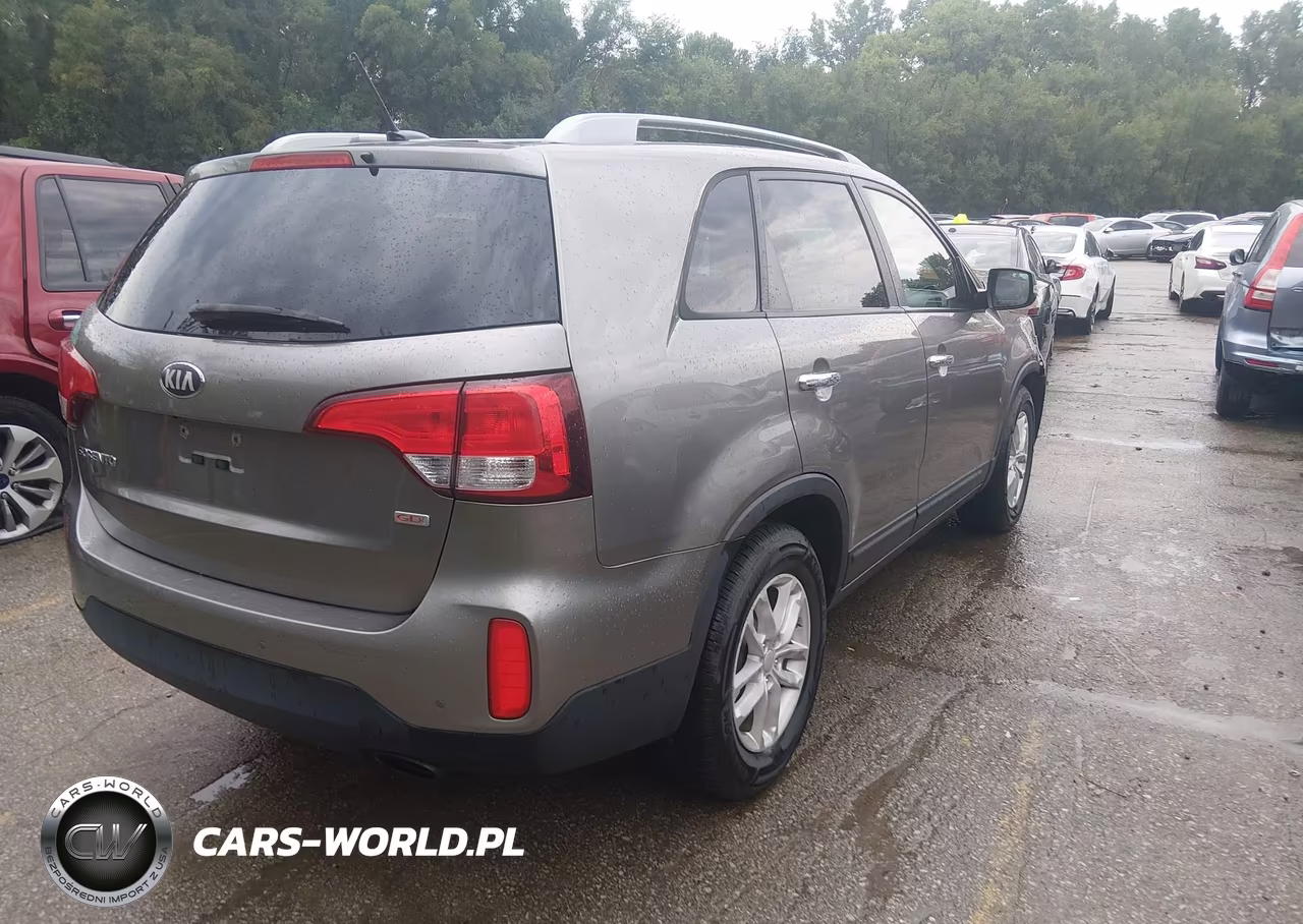 2015 Kia Sorento Lx VIN:5XYKT3A69FG623950 - 4