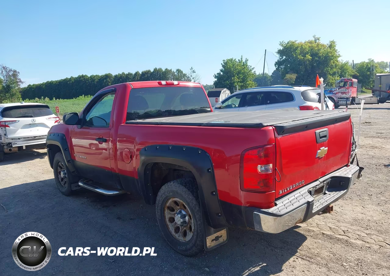 2010 Chevrolet Silverado 1500 Work Truck VIN:1GCPCPEX2AZ279971 - 3