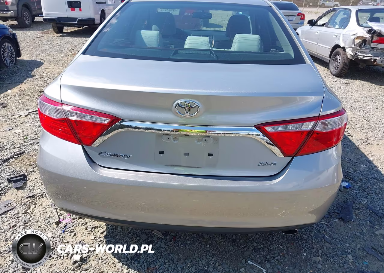 2016 Toyota Camry Xle VIN:4T1BF1FK2GU546870 - 17