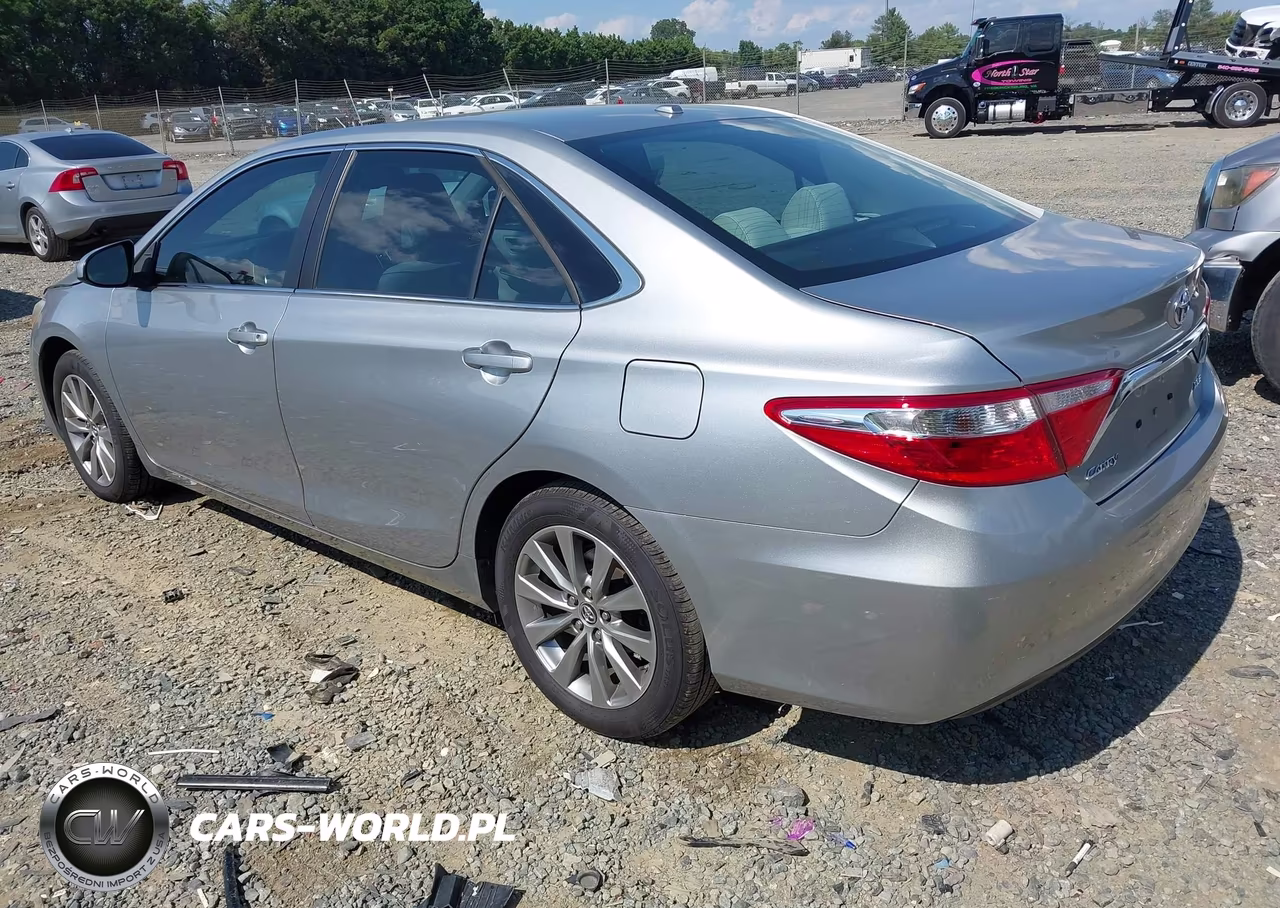 2016 Toyota Camry Xle VIN:4T1BF1FK2GU546870 - 3