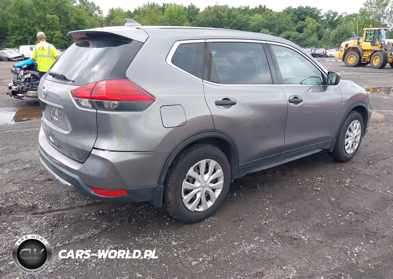 2017 Nissan Rogue S VIN:JN8AT2MT3HW140262 - 4