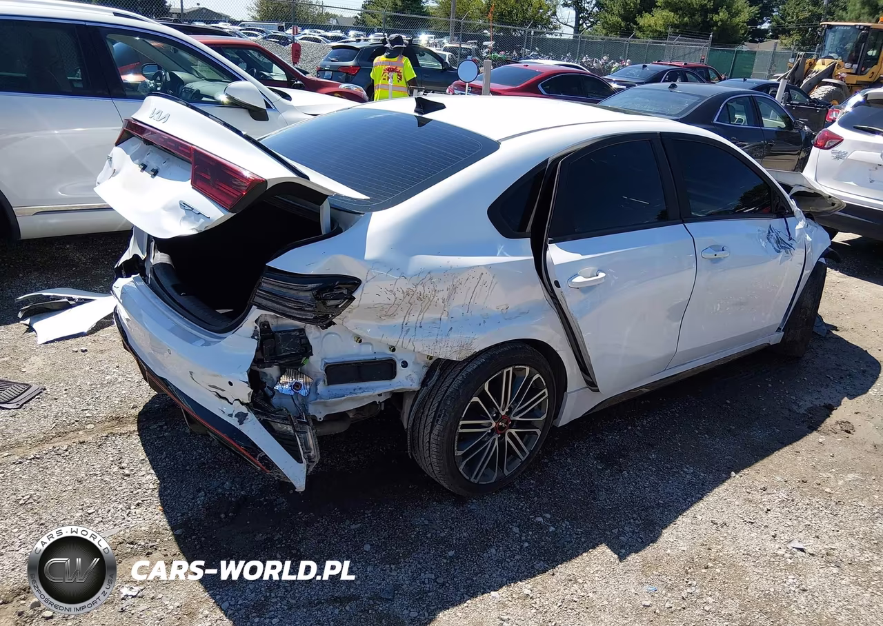 2023 Kia Forte Gt VIN:3KPF44AC9PE567095 - 4
