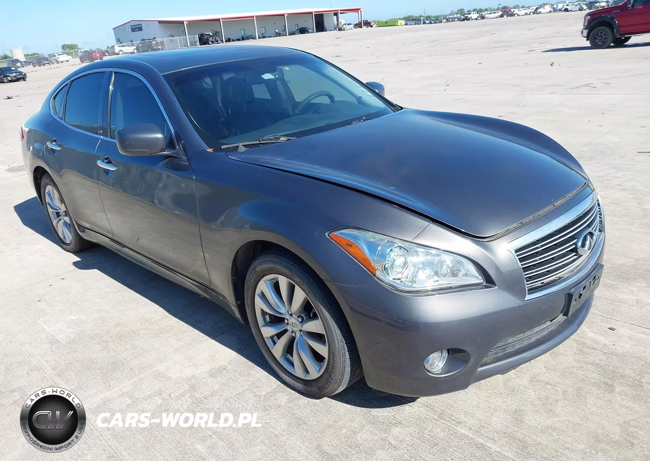 2012 Infiniti M37