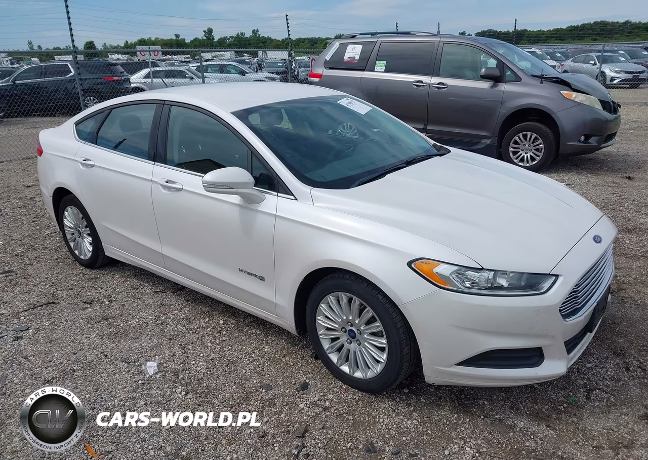 2014 Ford Fusion Hybrid Se – zdjęcie 1 z 11