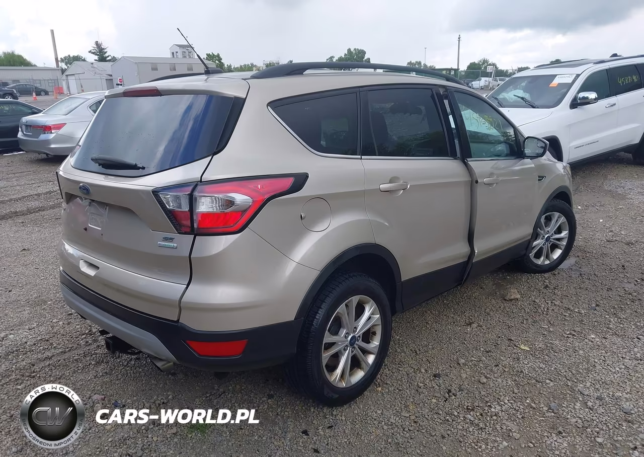 2018 Ford Escape Se VIN:1FMCU0GD4JUB39760 - 4