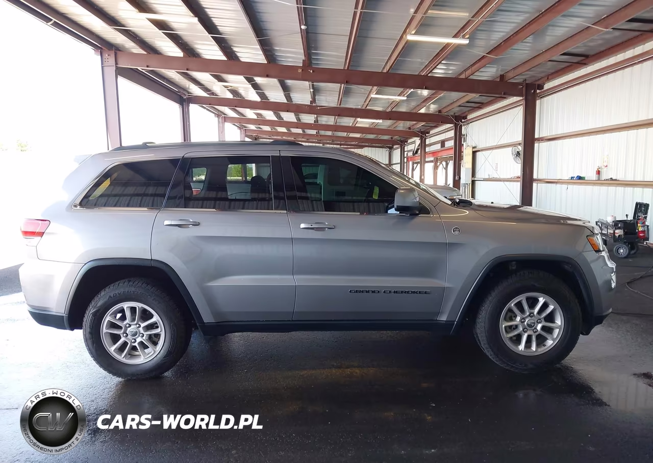 2019 Jeep Grand Cherokee Laredo E 4X4 VIN:1C4RJFAG5KC748652 - 18