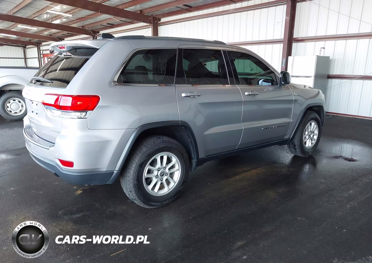 2019 Jeep Grand Cherokee Laredo E 4X4 VIN:1C4RJFAG5KC748652 - 4
