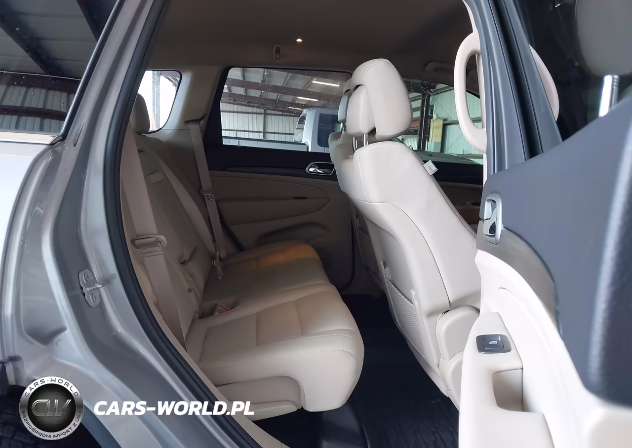 2019 Jeep Grand Cherokee Laredo E 4X4 VIN:1C4RJFAG5KC748652 - 8
