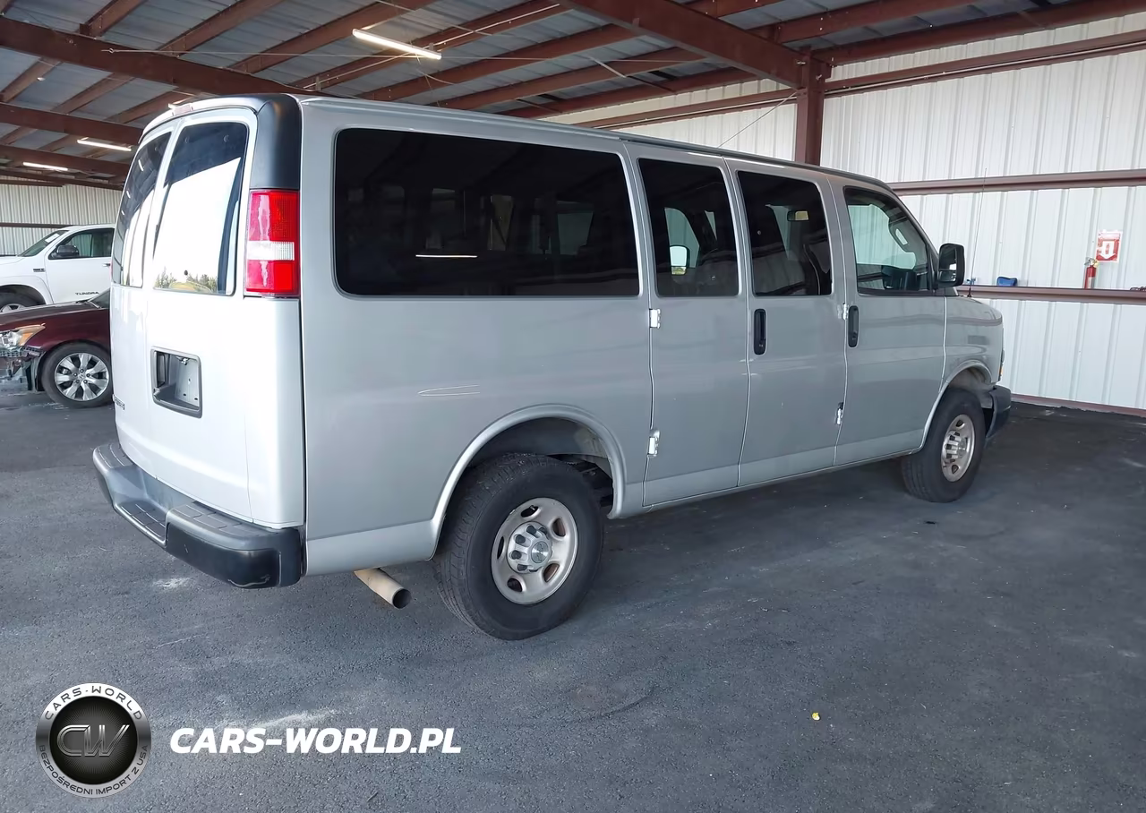 2023 Chevrolet Express Passenger Rwd 2500 Regular Wheelbase Ls VIN:1GAWGEFP8P1112405 - 4