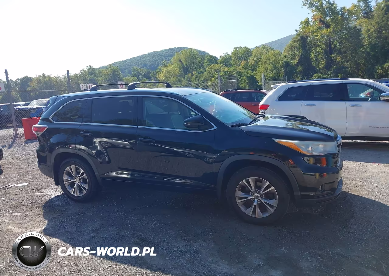 2015 Toyota Highlander Xle V6 VIN:5TDJKRFH0FS185642 - 13