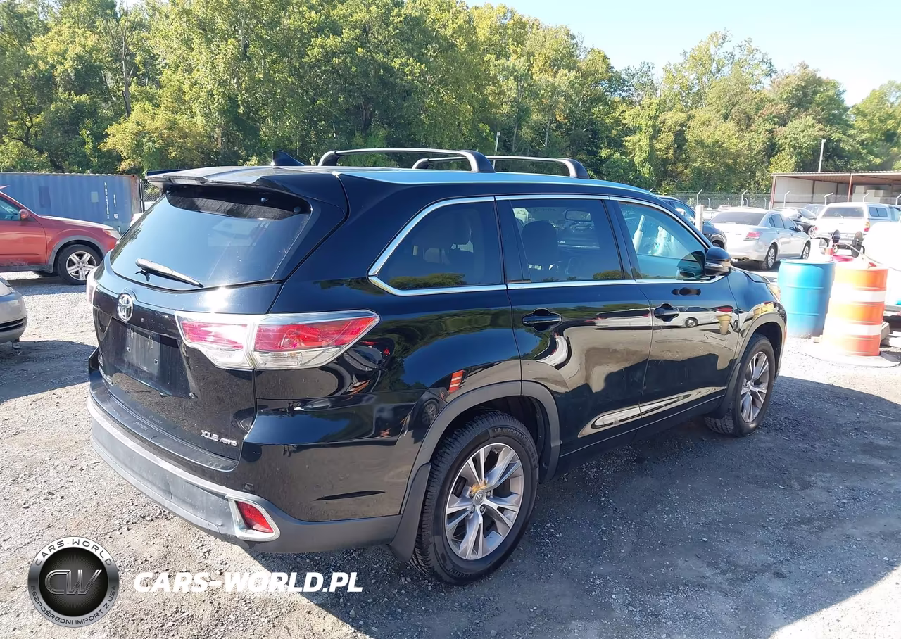 2015 Toyota Highlander Xle V6 VIN:5TDJKRFH0FS185642 - 4