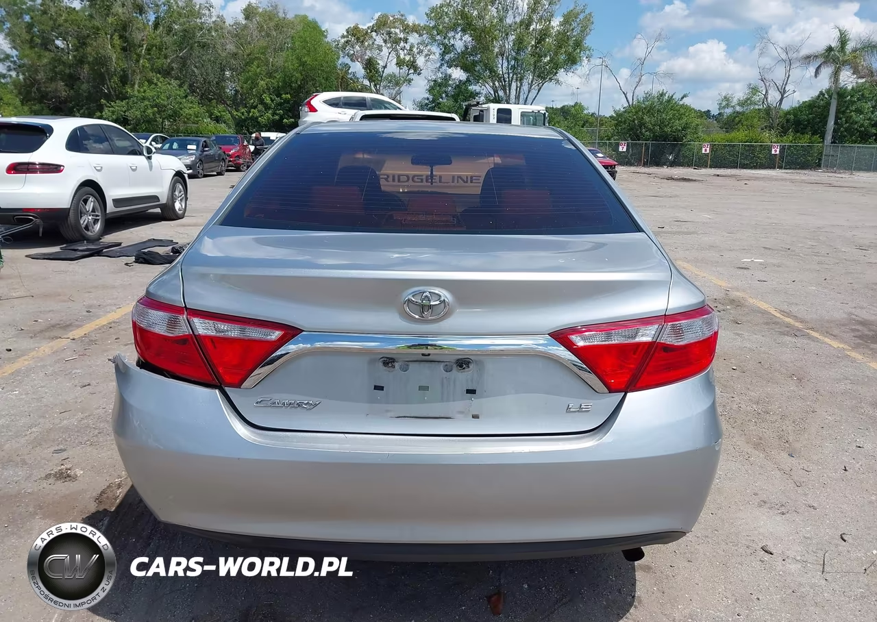 2016 Toyota Camry Le VIN:4T1BF1FK4GU174979 - 16