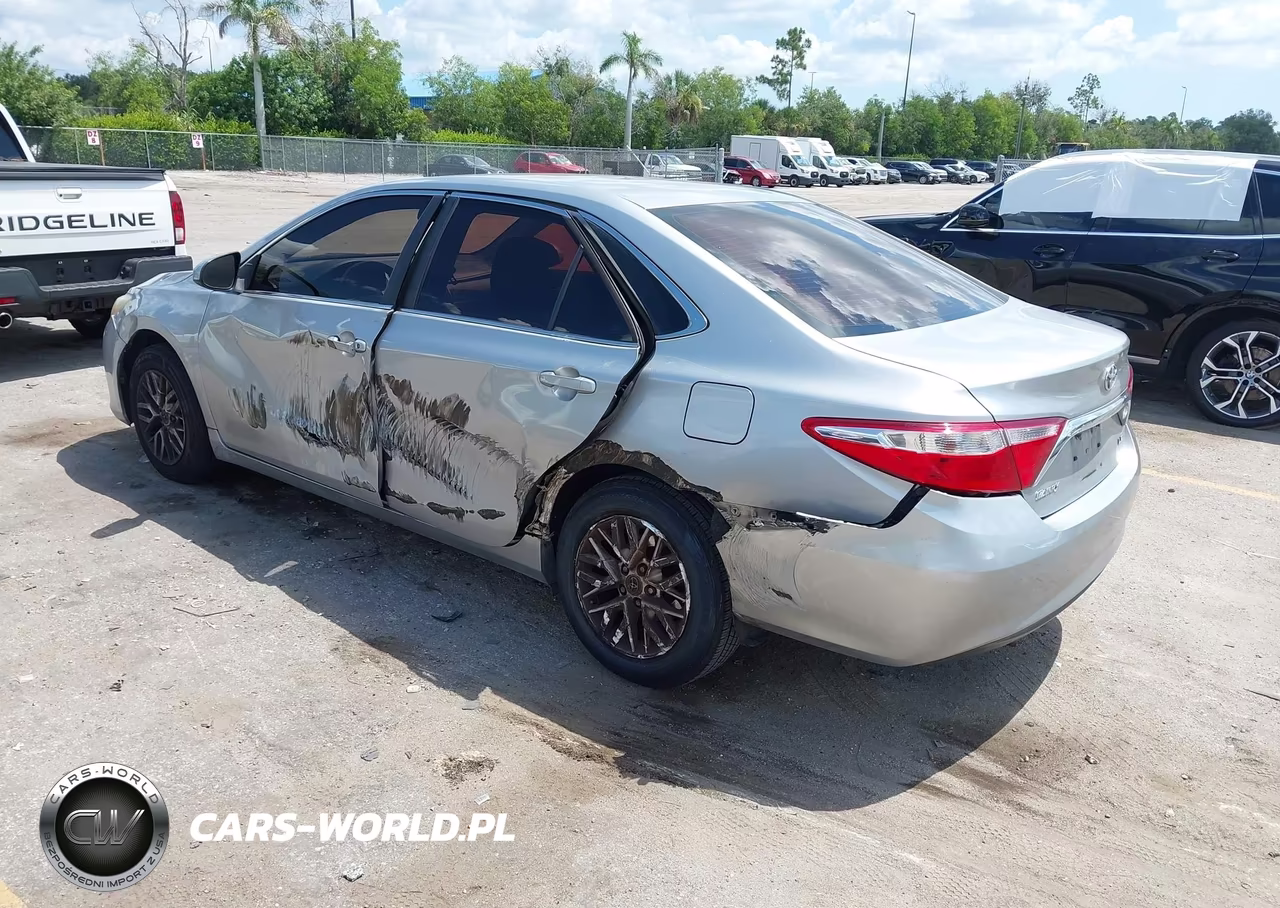 2016 Toyota Camry Le VIN:4T1BF1FK4GU174979 - 3