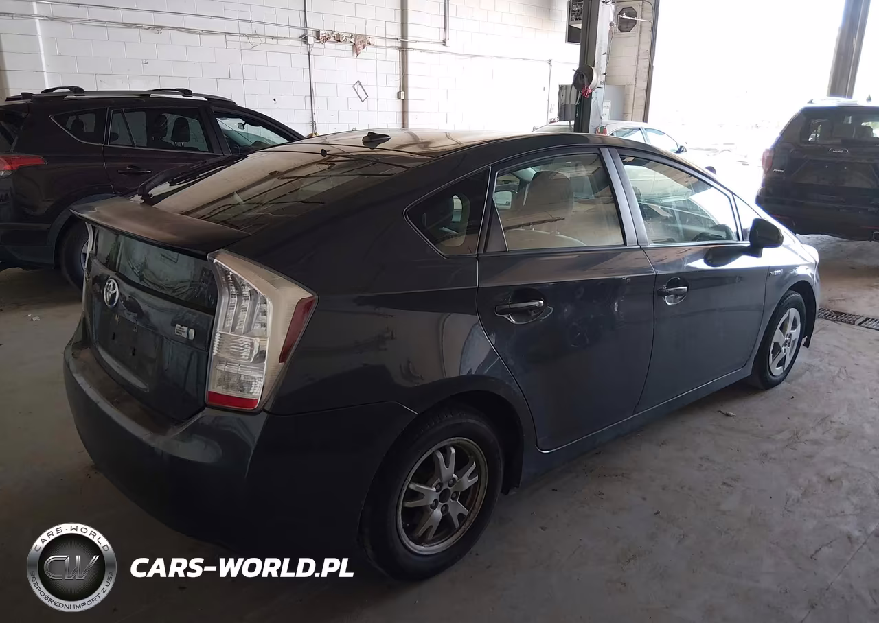 2011 Toyota Prius Two VIN:JTDKN3DUXB0271921 - 4