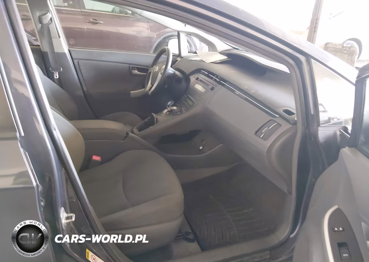 2011 Toyota Prius Two VIN:JTDKN3DUXB0271921 - 5