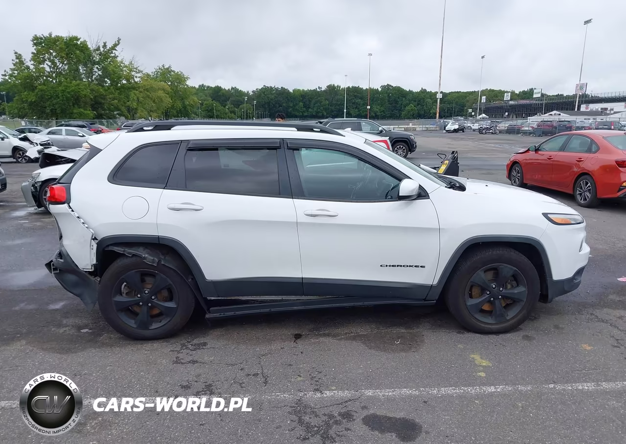 2015 Jeep Cherokee Latitude Altitude VIN:1C4PJMCS5FW792555 - 13