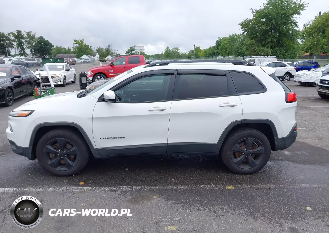 2015 Jeep Cherokee Latitude Altitude VIN:1C4PJMCS5FW792555 - 14