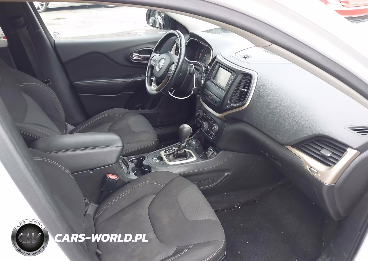 2015 Jeep Cherokee Latitude Altitude VIN:1C4PJMCS5FW792555 - 5