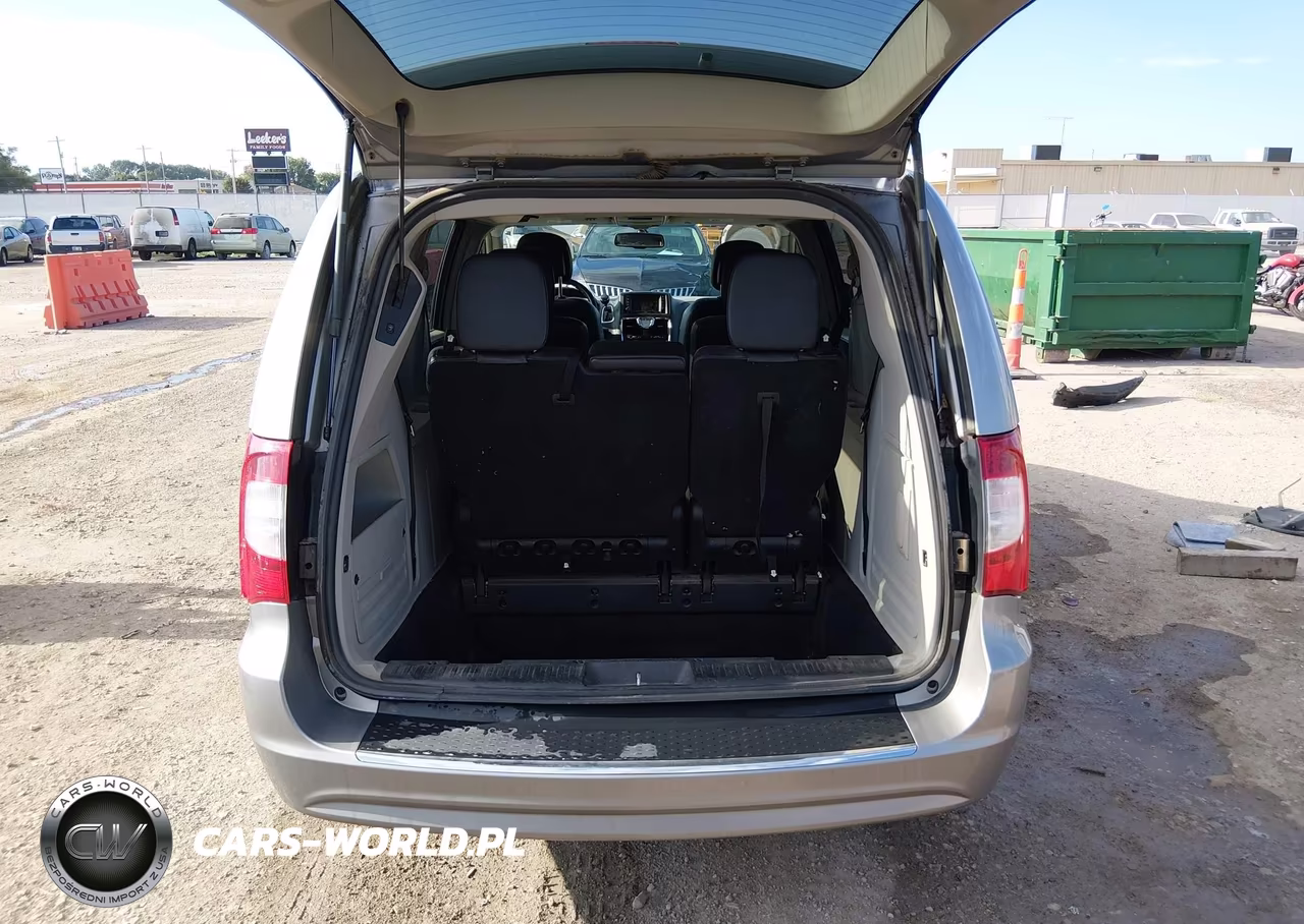 2014 Chrysler Town & Country Touring VIN:2C4RC1BG8ER125503 - 16