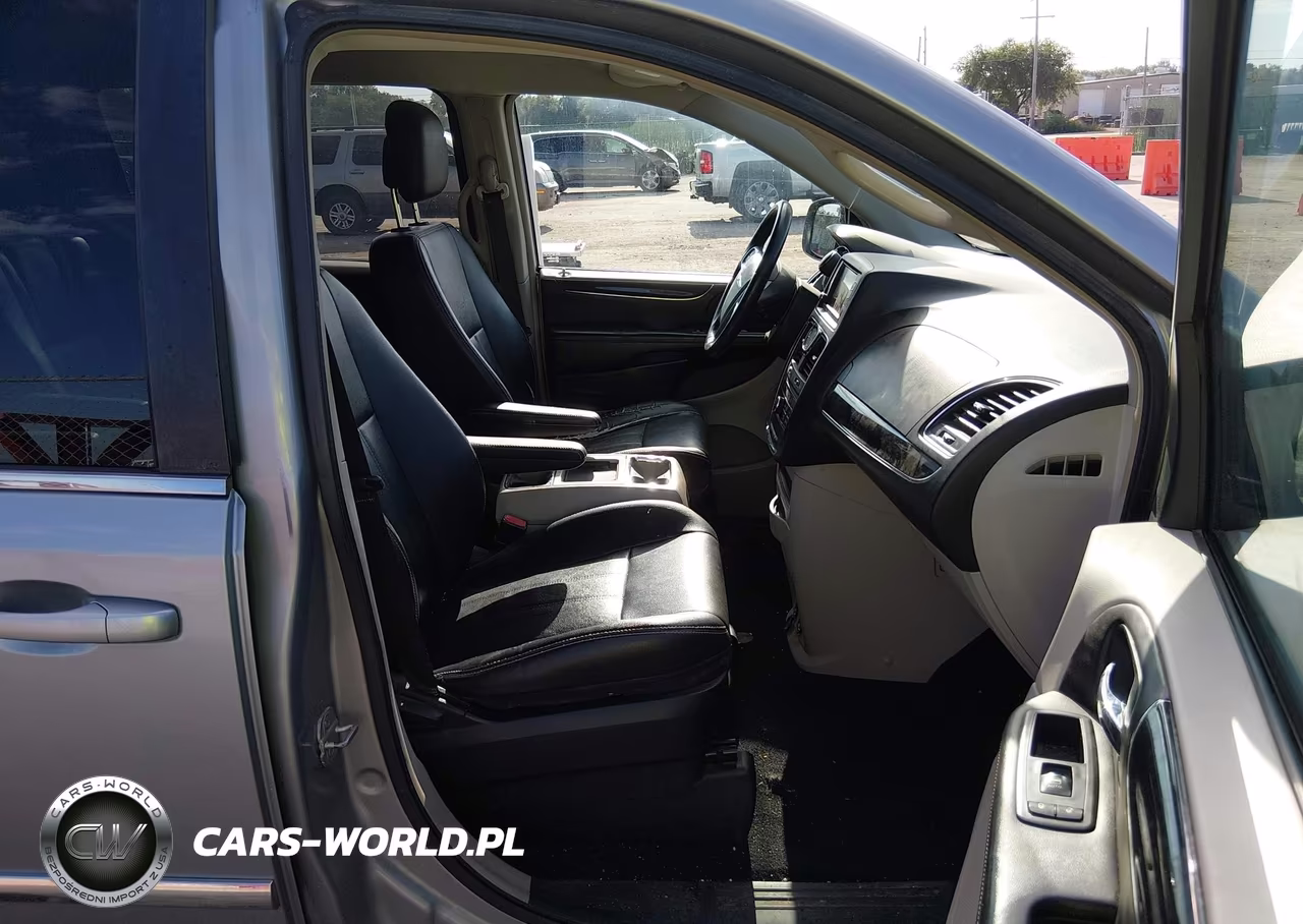 2014 Chrysler Town & Country Touring VIN:2C4RC1BG8ER125503 - 5