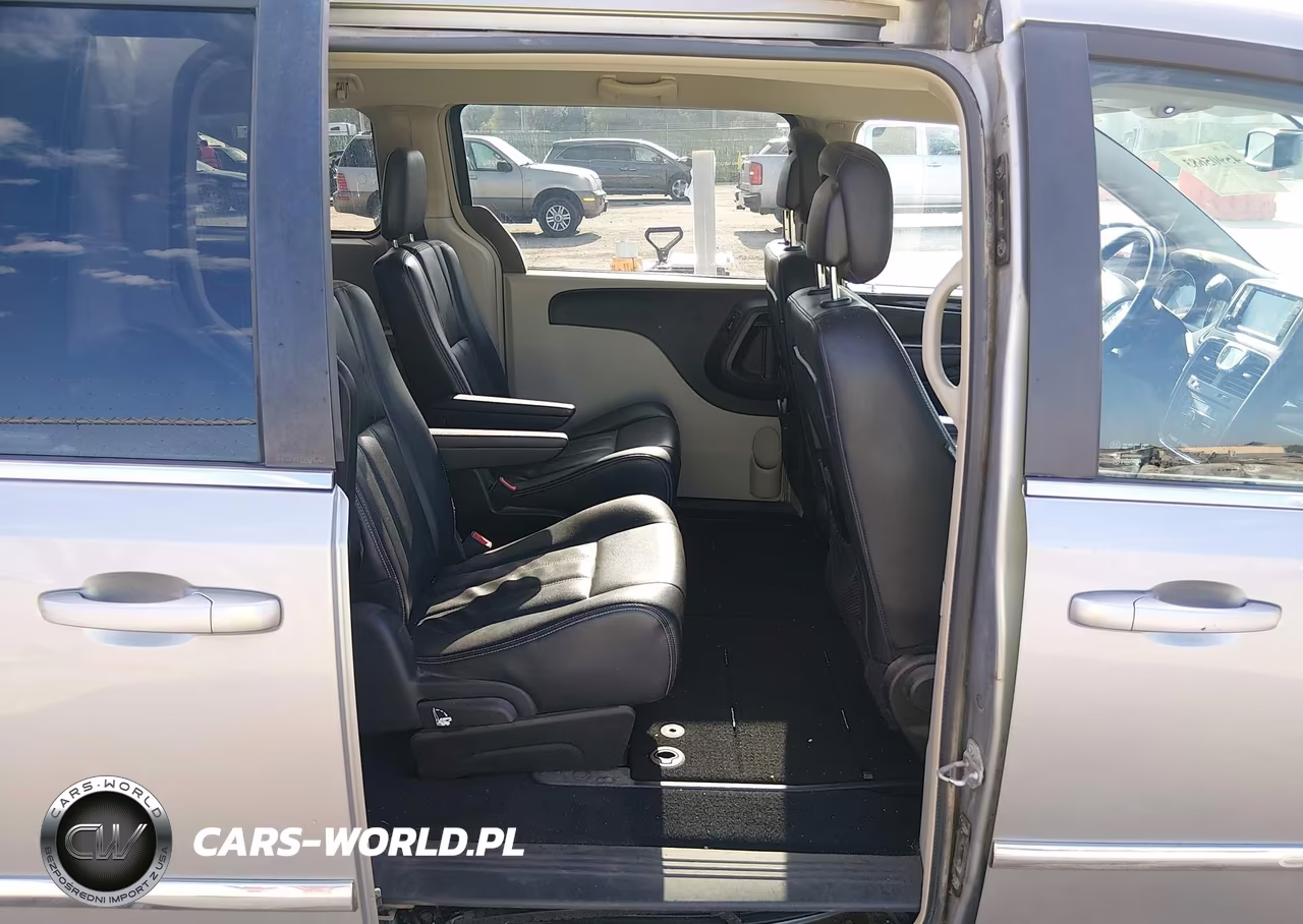 2014 Chrysler Town & Country Touring VIN:2C4RC1BG8ER125503 - 8