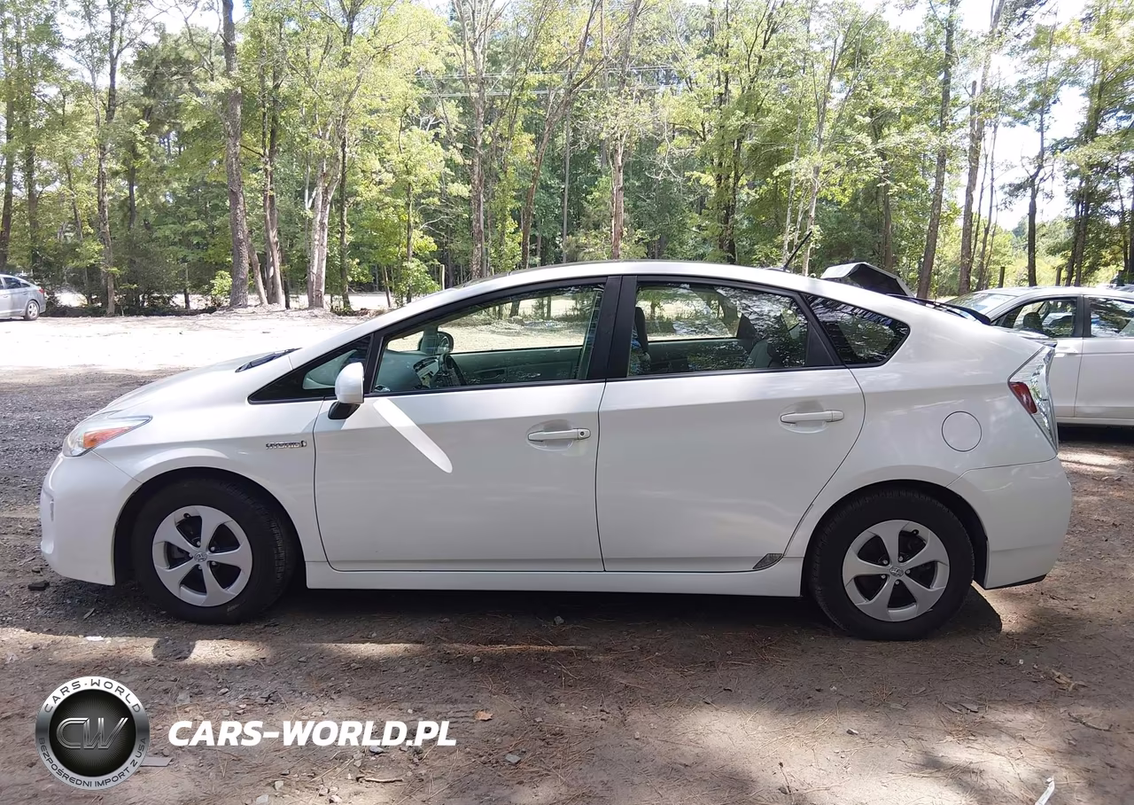 2014 Toyota Prius Four VIN:JTDKN3DU3E1770266 - 14