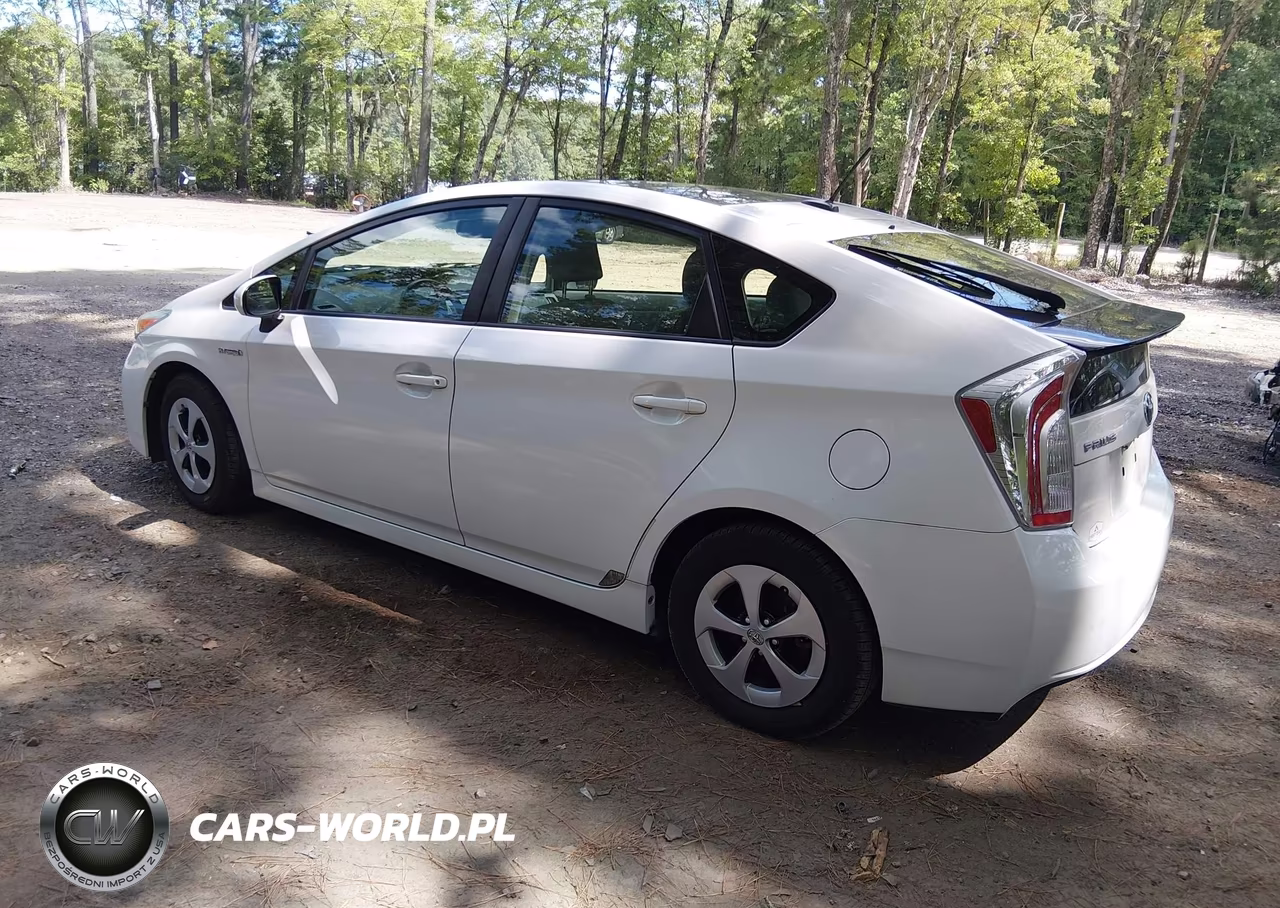 2014 Toyota Prius Four VIN:JTDKN3DU3E1770266 - 3