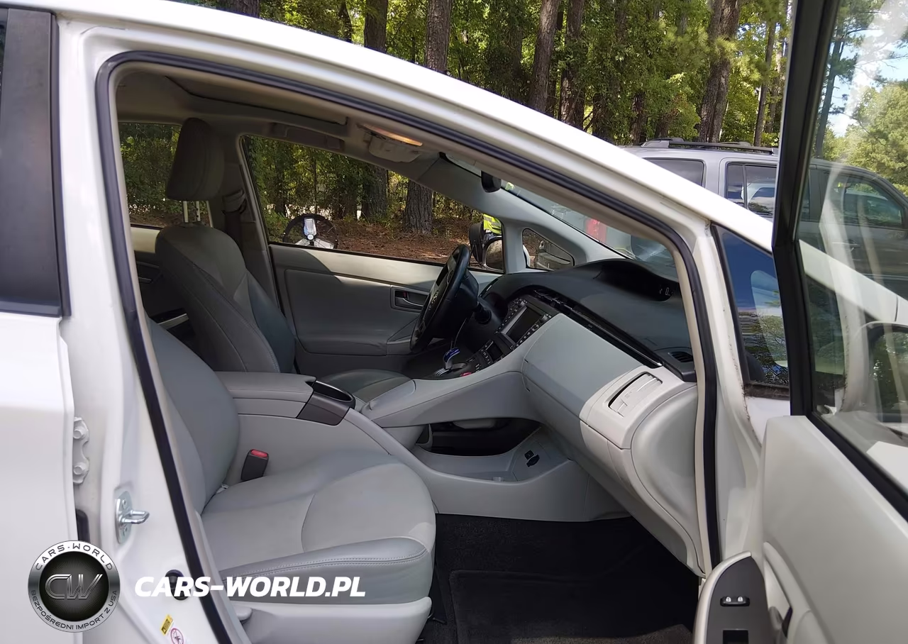 2014 Toyota Prius Four VIN:JTDKN3DU3E1770266 - 5