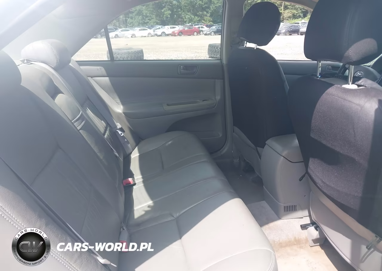 2004 Toyota Camry Le VIN:4T1BE32K84U358208 - 8