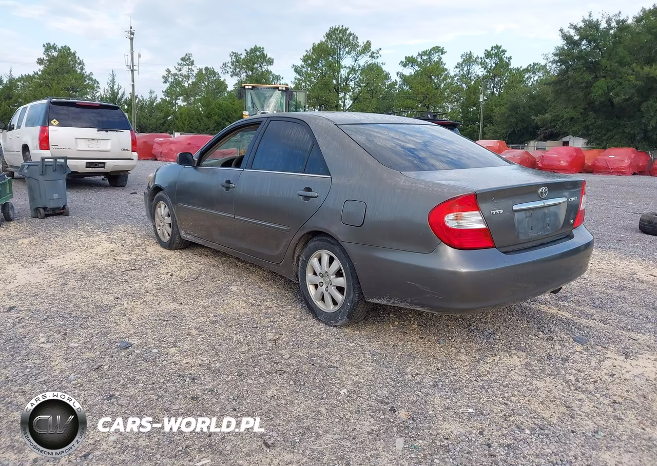 2002 Toyota Camry Xle VIN:4T1BF30K32U531680 - 3