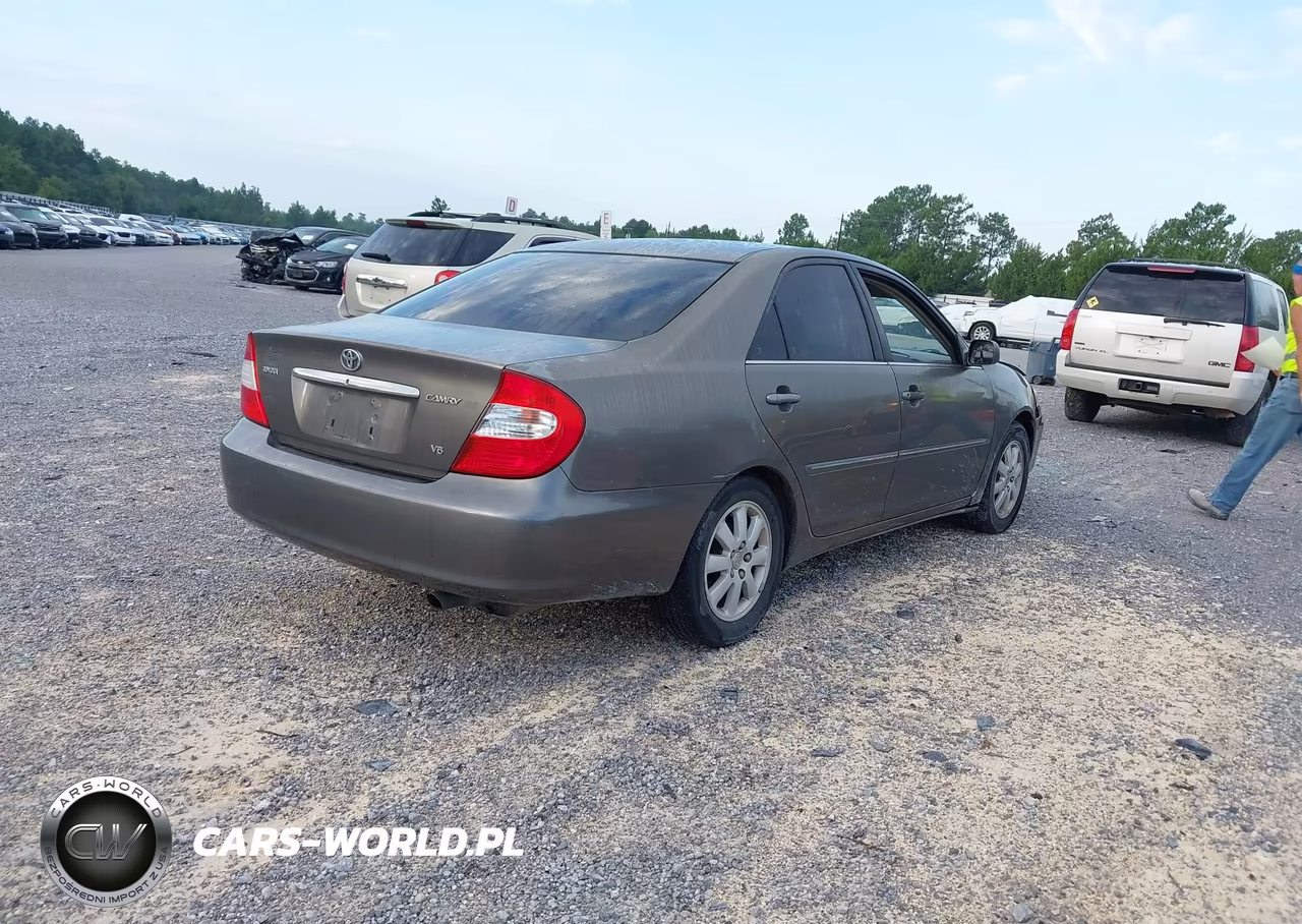 2002 Toyota Camry Xle VIN:4T1BF30K32U531680 - 4